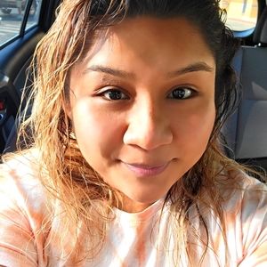 Meet your Posher, Perla